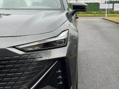 Changan UNI-V 1.5T premium - фото 9