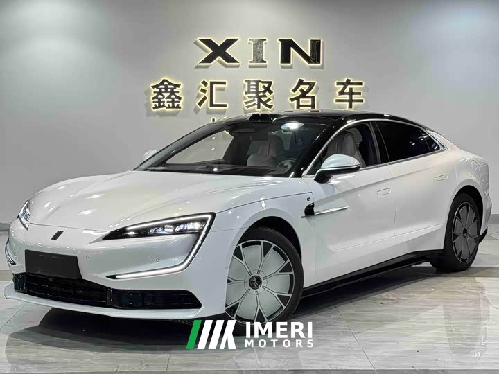 Yangwang U7 PHEV Luxury Edition - автомобиль из Китая