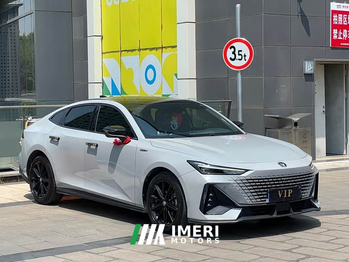 Changan UNI-V 1.5T premium - автомобиль из Китая