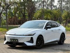 Changan UNI-V 1.5T smart pilot - фото 1