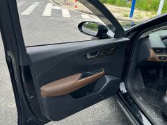 Hongqi E-QM5 Edition - фото 10