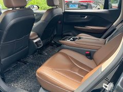 Hongqi E-QM5 Edition - фото 11