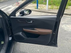 Hongqi E-QM5 Edition - фото 5