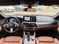 BMW 5 525i M - фото 10