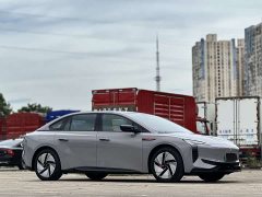 FAW EH7 640 AWD Edition - фото 3