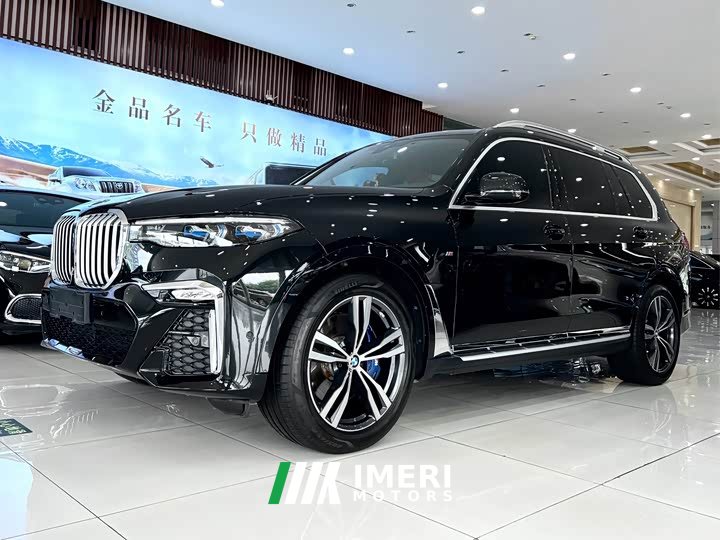BMW X7 xDrive40i Deluxe VersionM - автомобиль из Китая