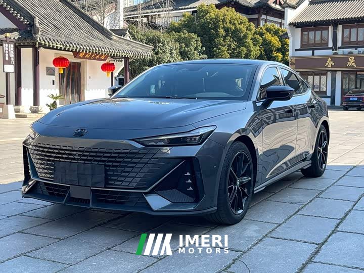 Changan UNI-V 1.5T ZunGui Edition - автомобиль из Китая