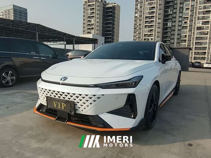 Changan UNI-V 1.5T Premium Version - автомобиль из Китая