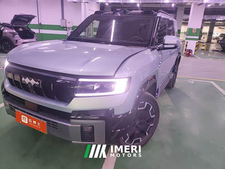 Fangchengbao Leopard 8 Zhiyong flagship version 7 seats - автомобиль из Китая