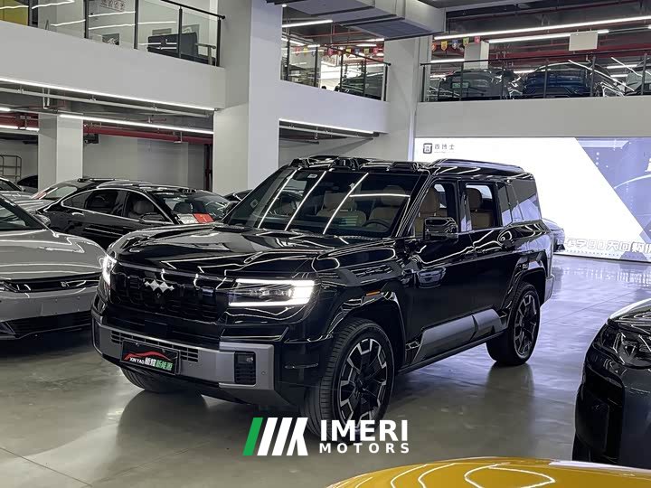 Fangchengbao Leopard 8 2025 Zhiyong flagship version 7 seats - автомобиль из Китая