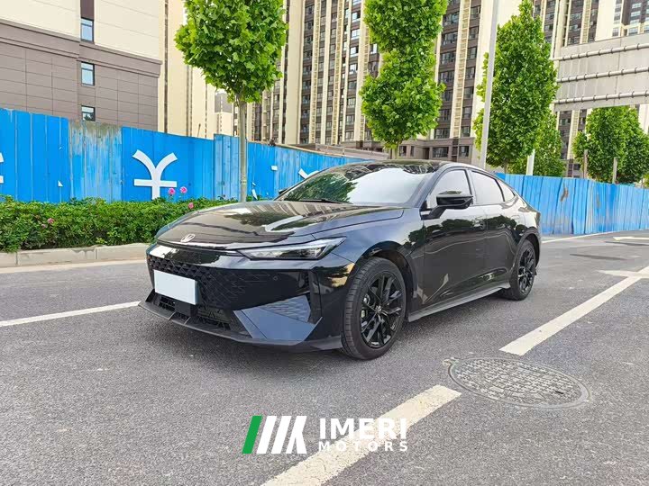 Changan UNI-V 1.5T 500BarPremium Version - автомобиль из Китая