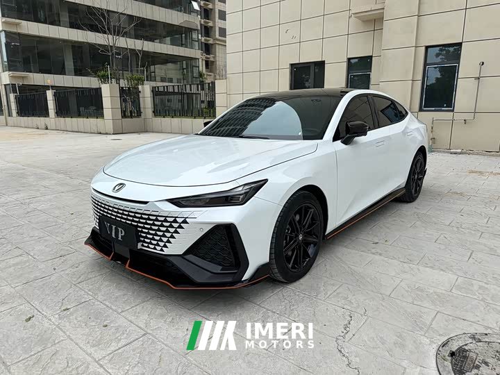 Changan UNI-V 2023 2.0T sharp version - автомобиль из Китая