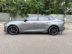 Changan UNI-V 1.5T premium - фото 1