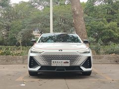 Changan UNI-V 1.5T premium - фото 3