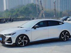 Changan UNI-V 1.5T sports version - фото 7