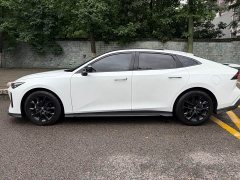 Changan UNI-V 1.5T premium - фото 2
