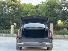 Hongqi E-QM5 Edition - фото 6