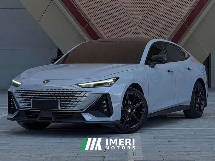 Changan UNI-V 1.5T premium - автомобиль из Китая