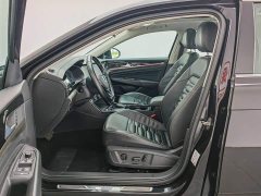 Volkswagen Passat 330TSI Elite Edition - фото 10