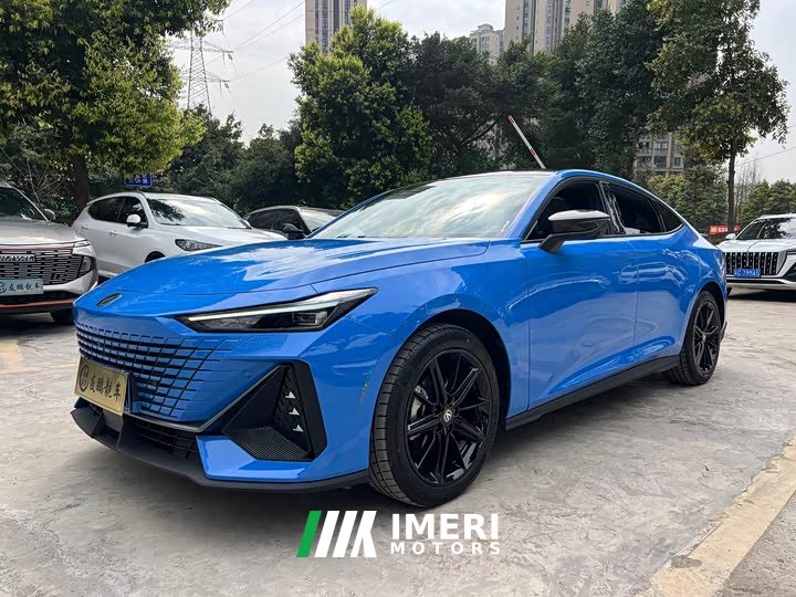 Changan UNI-V 2022 1.5T ZunGui Edition - автомобиль из Китая