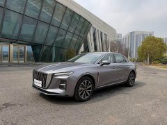 Hongqi H5 PHEV 170 Ultra Hybrid Edition - фото 1