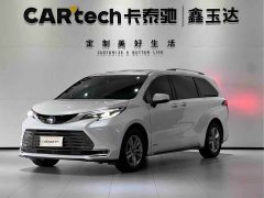 Toyota SIENNA 2021 2.5L Hybrid Limited - фото 1