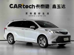 Toyota SIENNA 2021 2.5L Hybrid Limited - фото 3