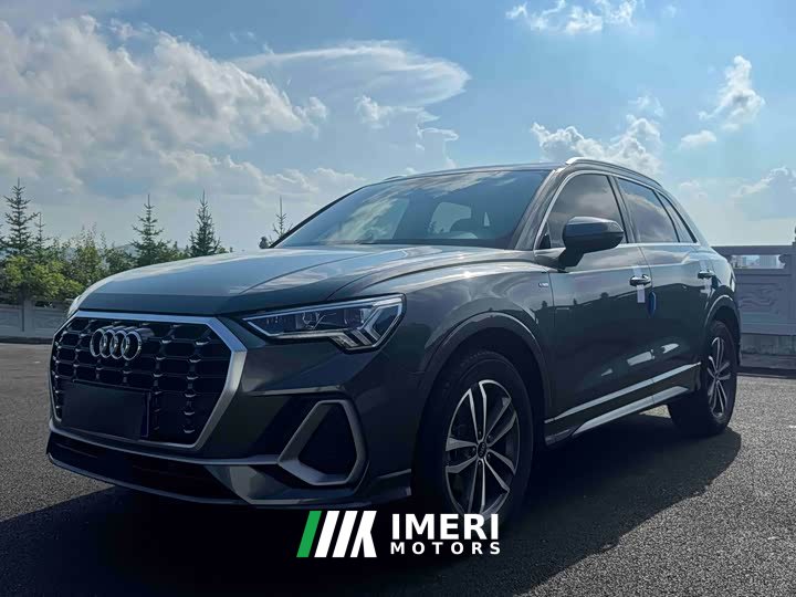 Audi Q3 35 TFSI aggressive and dynamic (1.4T) - автомобиль из Китая