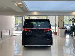 Vellfire Crown Hybrid 2.5L Supreme Executive Edition - фото 5