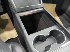 Tesla Model Y rear-wheel drive version - фото 20
