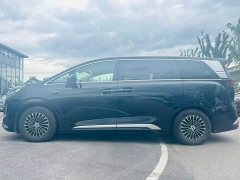Denza D9 DM-i smart driving version 1020 four-wheel drive flagship - фото 3