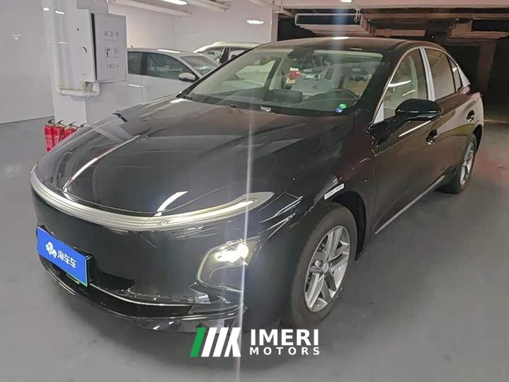 Hongqi E-QM5 500km Edition - автомобиль из Китая