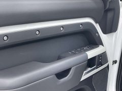 Land Rover Defender 110 3.0T P400 X-Dynamic HSE - фото 11