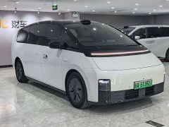 Li Auto Ideal MEGA 2024 Ultra - фото 3