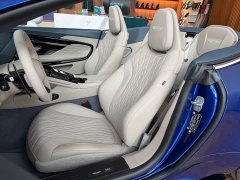 Aston Martin DB12 4.0T V8 Volante - фото 5