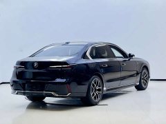 BMW 7 Series 2023 735Li M Sports Package - фото 2