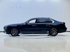 BMW 7 Series 2023 735Li M Sports Package - фото 3