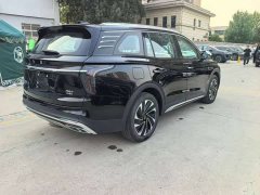 Hongqi HS7 PHEV 2.0T PHEV four-wheel drive Qichang version 6 seats - фото 5
