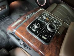 Hongqi Golden Sunflower Guoyao 2022 4.0T Monarch Flagship Edition 4 seats - фото 6