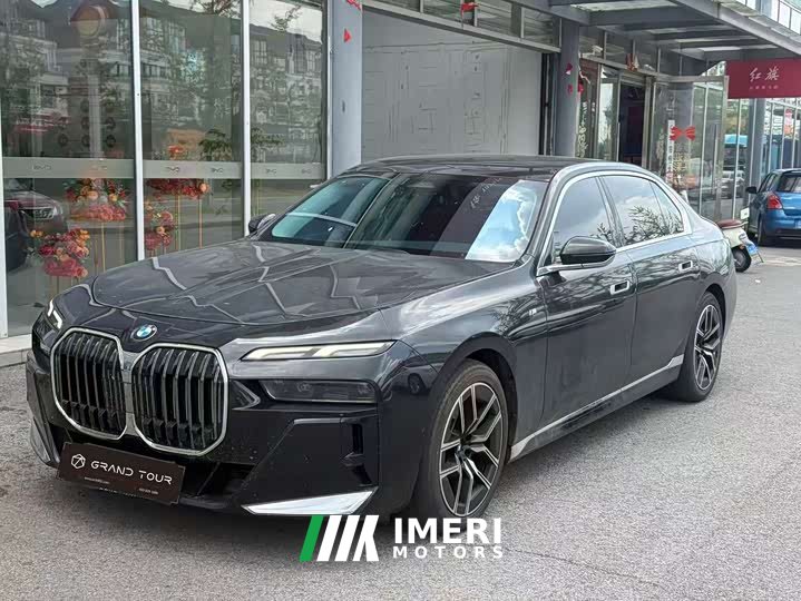 BMW 7 Series 2023 735Li M Sports Package - автомобиль из Китая