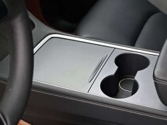 Tesla Model Y standard range rear-wheel drive version - фото 8