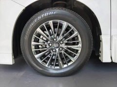 Toyota Wilfa Crown Dual Engine 2.5L HV Deluxe Edition - фото 17