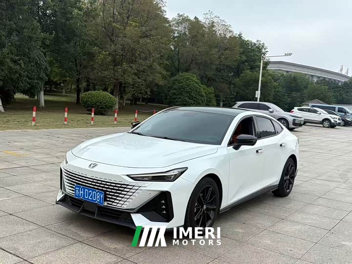 Changan UNI-V 1.5T Prestige Edition - автомобиль из Китая