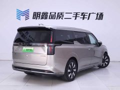 Volvo EM90 2025 Ultra six-seater - фото 7
