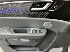 Hongqi E-HS9 660km flag collar version four seats - фото 4