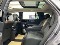 Hongqi E-HS9 660km flag collar version four seats - фото 6