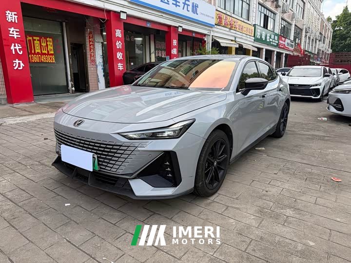 Changan UNI-V iDD 1.5T 113km Version - автомобиль из Китая