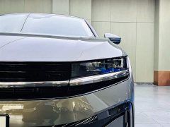 Volkswagen Magotan 2024 300TSI DSG Exclusive Edition Conspicuous Package - фото 7