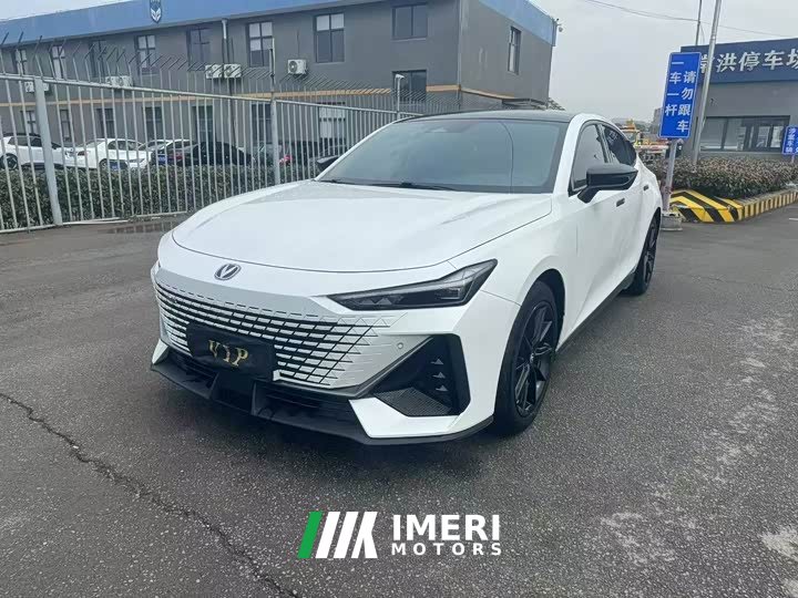 Changan UNI-V 1.5T ZunGui Edition - автомобиль из Китая