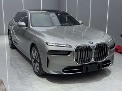 BMW i7 eDrive50L DeluxeLuxury - фото 3